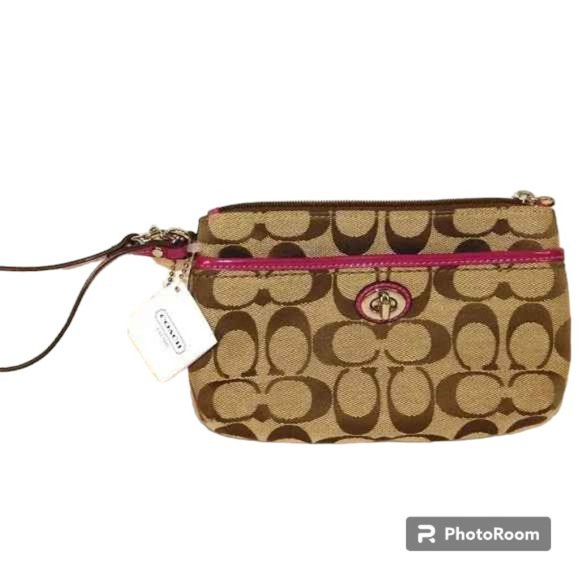 Coach Park Signature Style Medium Wristlet NWT - Picture 1 of 9